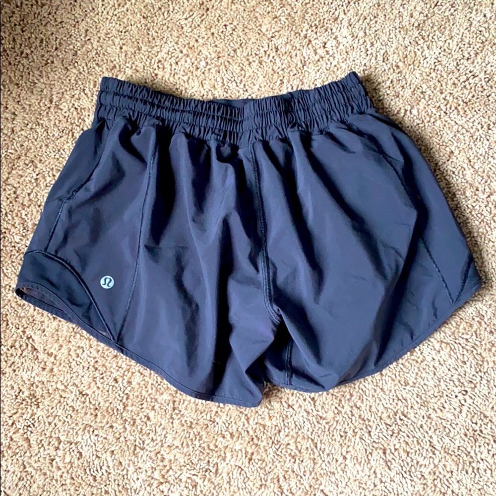 Womens black size 4 lululemon hottie hot shorts